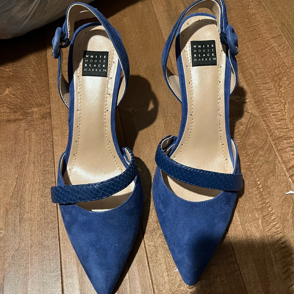 5/$10 White house black market royal blue heels size 6